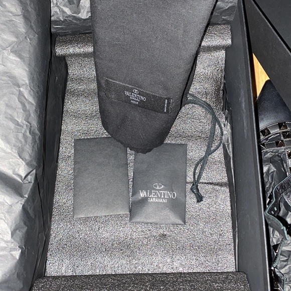 Valentino Garavani Black Ballerina shoes size 37. One missing stud on left shoe - Picture 4 of 5